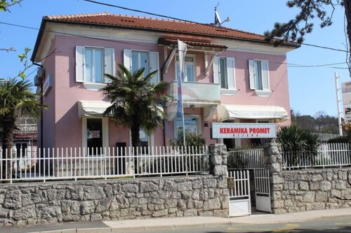 KUĆA SA POSLOVNIM PROSTOROM NA IZUZETNOJ LOKACIJI