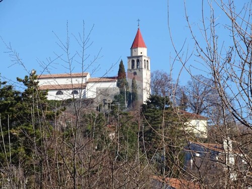 Veprinac - veliki teren za turističku namjenu !