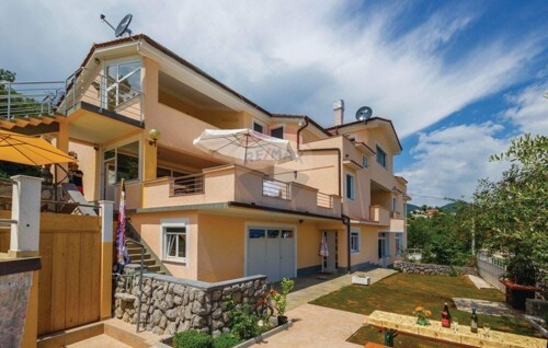 OPATIJA - IČIĆI - SAMOSTOJEĆA KUĆA - 1045 m2 - 6 STANOVA - B