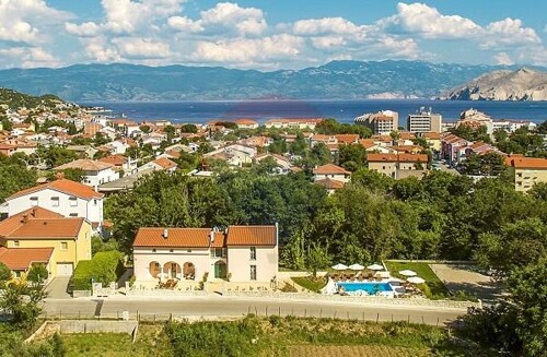 Baška - prekrasna villa s bazenom