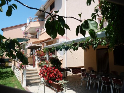 ISTRA,Fažana, kuća sa apartmanima i pogledom na more