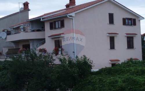 ISTRA,Fažana, kuća sa apartmanima i pogledom na more