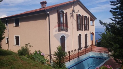 VILA PANORAMA, PREKRASNA KUĆA SA JOŠ LJEPŠIM POGLEDOM, BAZEN