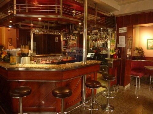 Caffe bar, poslovni prostor i stan
