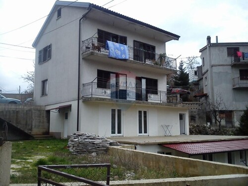 Matulji, Trinajstići samostojeća kuća sa 4 stana