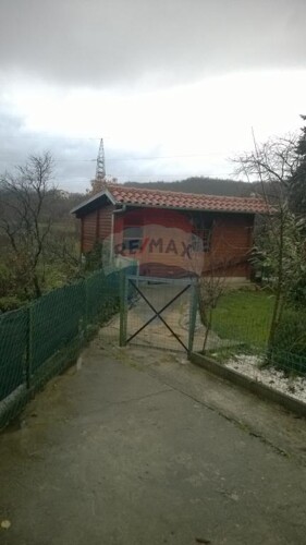 Spinčići, dvije kuće s okućnicom!