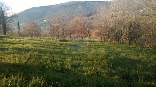 Bribir, građevinski teren od 1800m2 na odličnoj lokaciji!