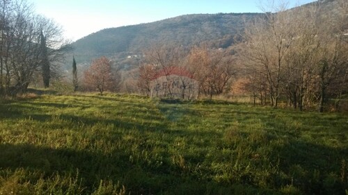 Bribir, građevinski teren od 1800m2 na odličnoj lokaciji!