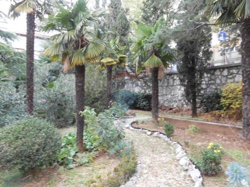 Prodaje se samotojeća Vila na Pećinama