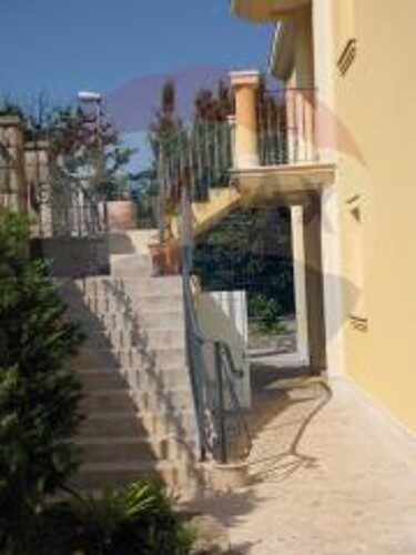 Njivice samostojeća kuća do samog mora