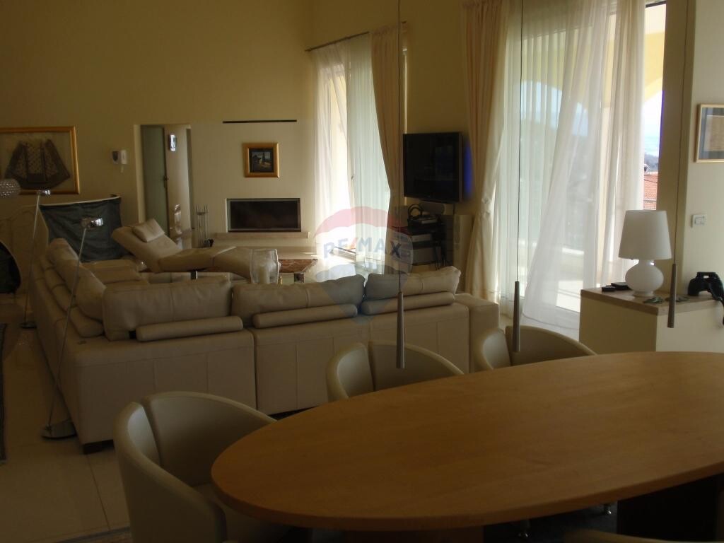 Image 5410930 - 12