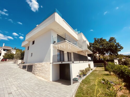 Opatija, Pobri – Dvojna vila s krovnim bazenom i predivnim p