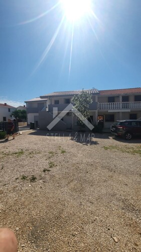 Kuća sa 5 apartmana, 150m do mora - Vir