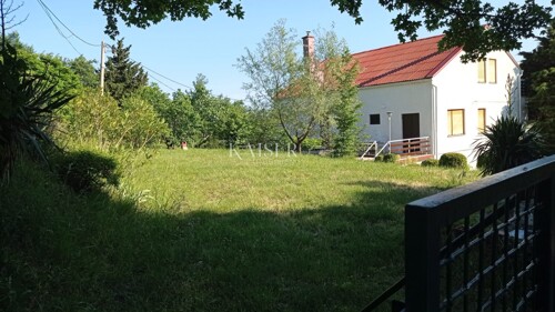 Crikvenica, Bribir - Kuća sa 4 stana i zemljištem