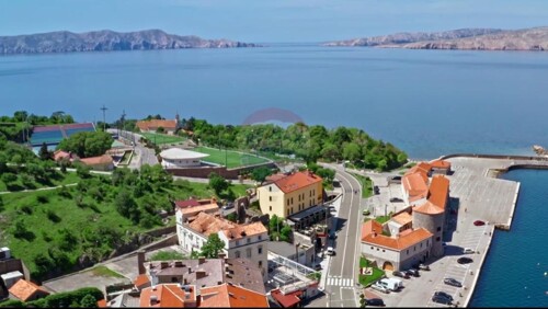 Senj, Hotel**** i ugostiteljski objekt, 2.red do mora