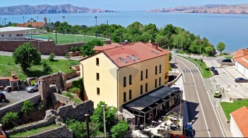 Senj, Hotel**** i ugostiteljski objekt, 2.red do mora