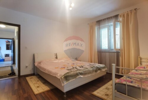 Thumbnail 5430820 - 14