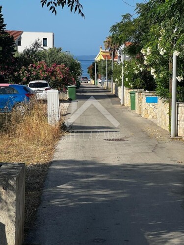 Dvoetažni stan sa garažom 150m do mora - Vir
