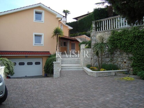 Lovran – Vila s 3 stana, bazenom i predivnim pogledom