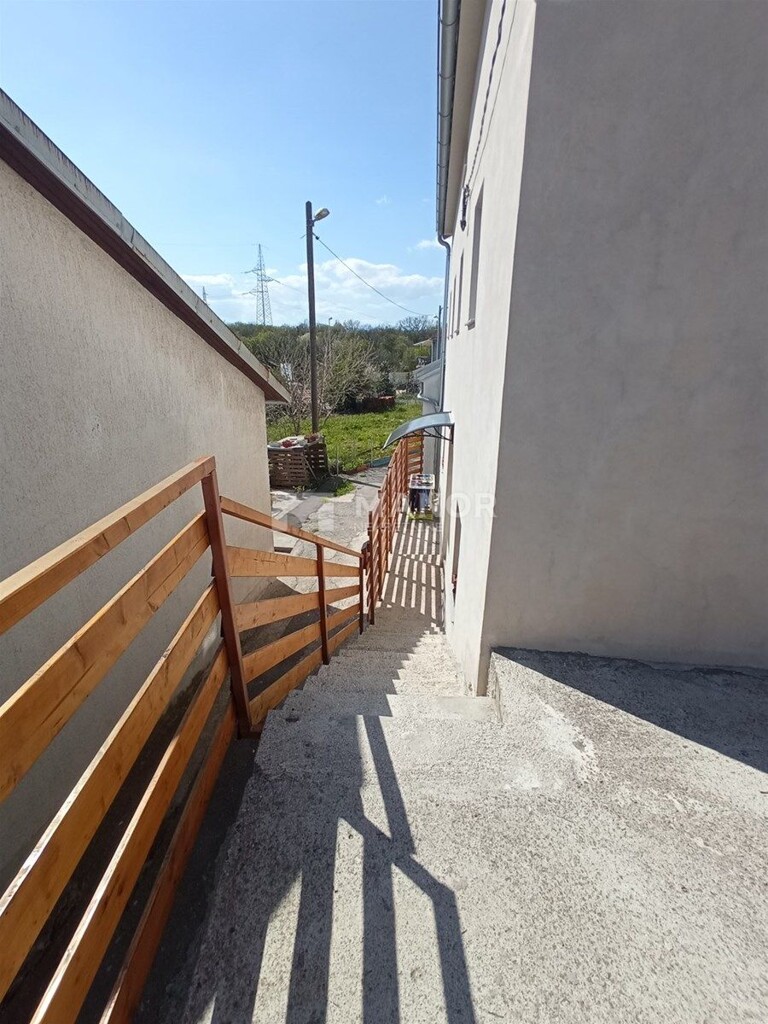 Image 5462925 - 7