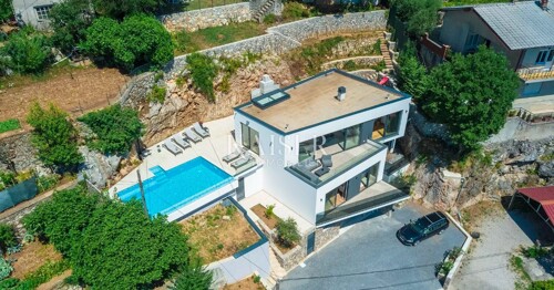Opatija, Bregi – Moderna vila 255m2 s bazenom i fantastičnim