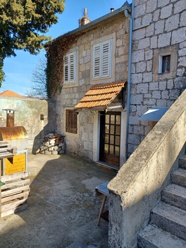 Stambeni objekt u Sinju, ulica Šilanovac 2, 70m2