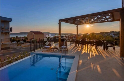 Thumbnail 5472021 - 8