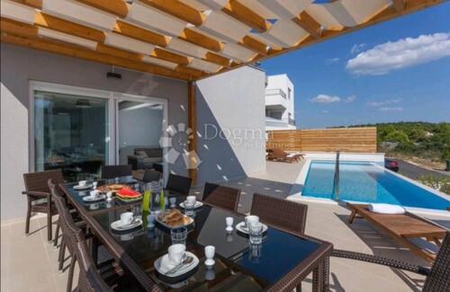 Thumbnail 5472021 - 5