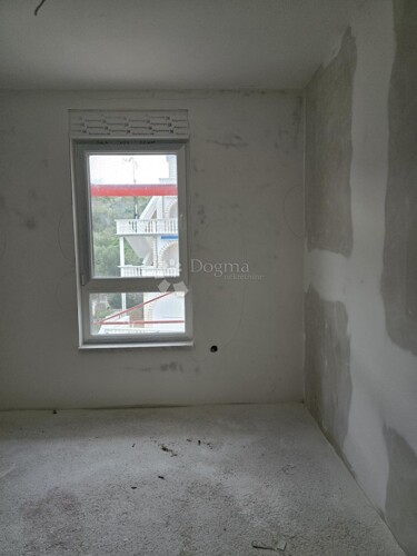 Thumbnail 5472025 - 4