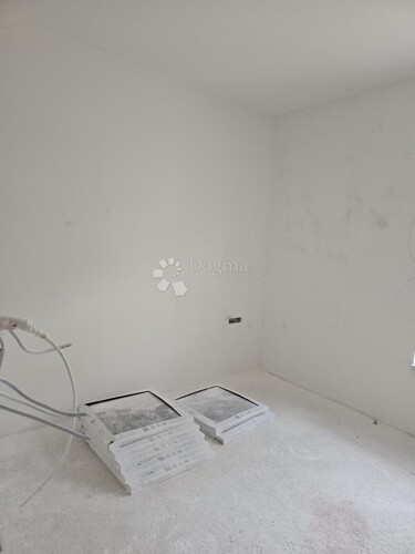 Thumbnail 5472025 - 5