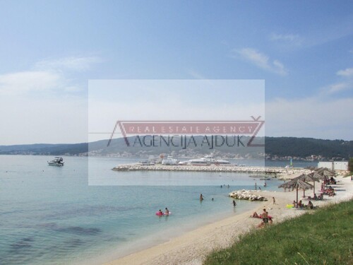 Thumbnail 5472570 - 1