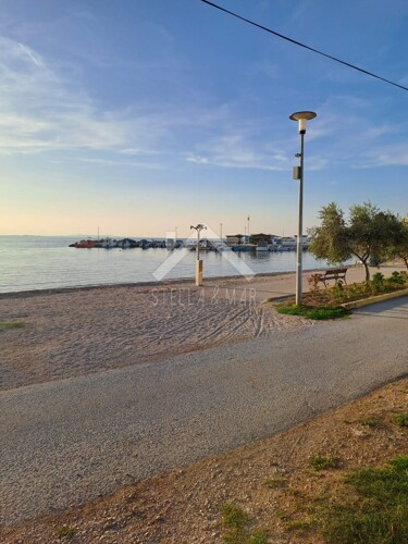 Građevinsko zemljište sa dozvolom, 50 METARA OD MORA - Vrsi,