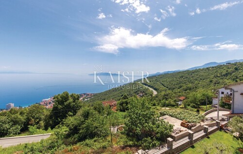 Opatija, Bregi – Građevinsko zemljište s pogledom na planine