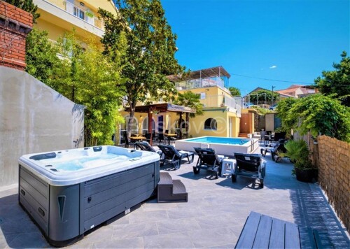 Prodaja, Cavtat, vila sa 14 soba, bazenom i restoranim