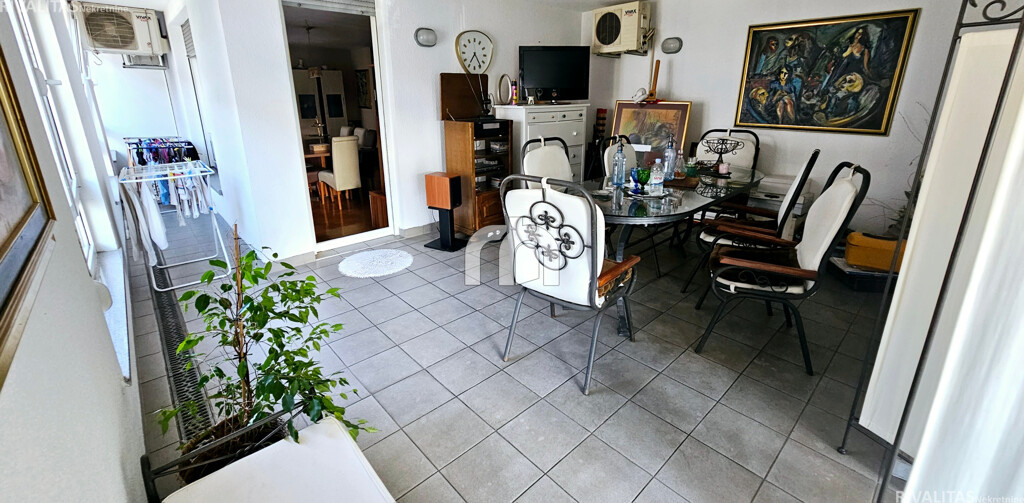Image 5477467 - 6