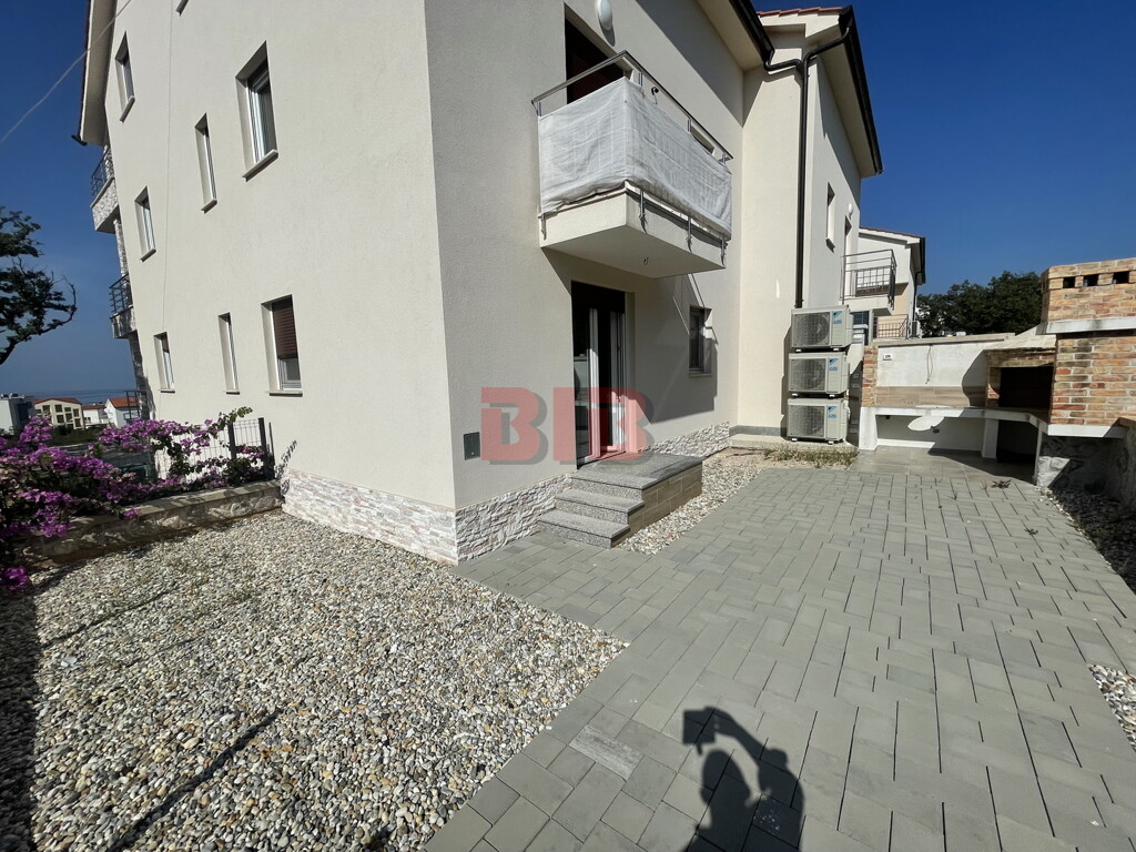 Image 5478451 - 13