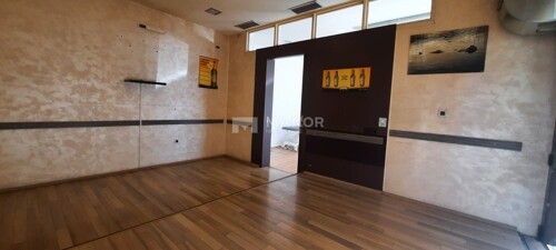RIJEKA, HOSTI - Poslovni prostor za razne namjene, 83 m2
