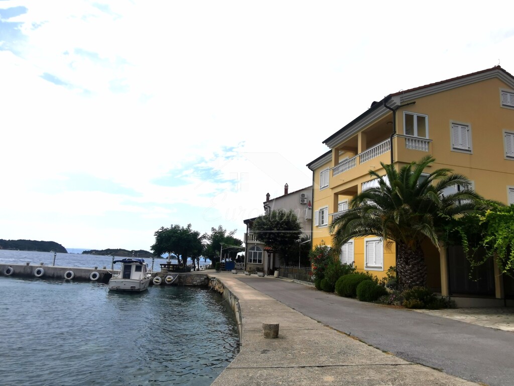 Image 5483314 - 9