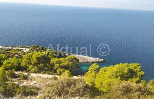 PARCELA SA PREKRASNIM POGLEDOM, 1.565 m2, HVAR, UVALA ZARAĆE