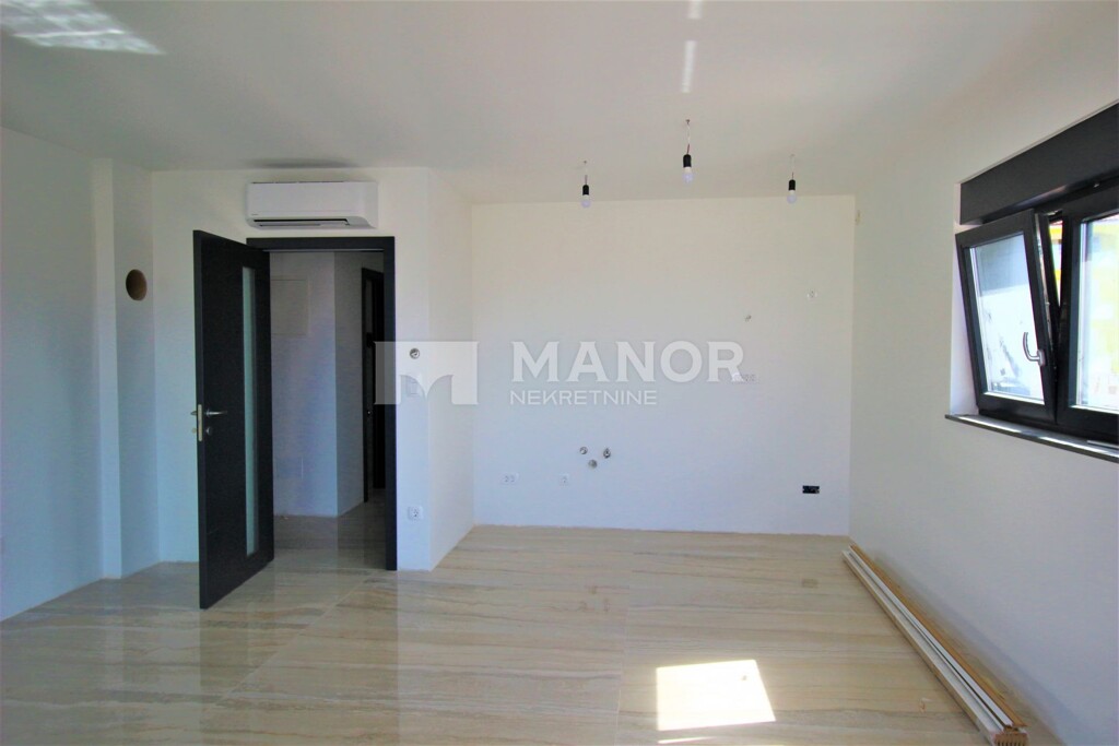Image 5484604 - 6