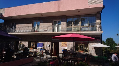 Poslovno-stambena zgrada u Ročkom Polju, Buzet, površine od 2.199 m2
