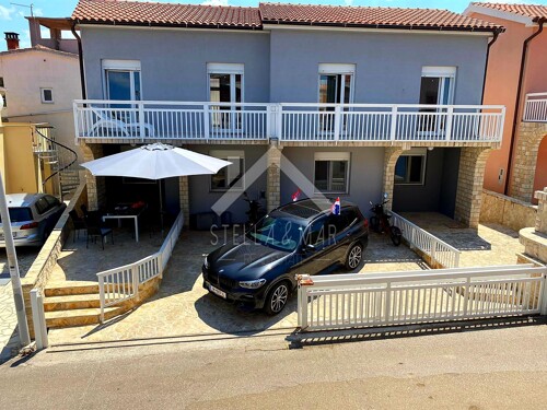 Kuća sa dva dvoetažna apartmana - Vir