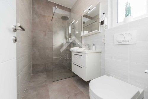 Thumbnail 5487480 - 22