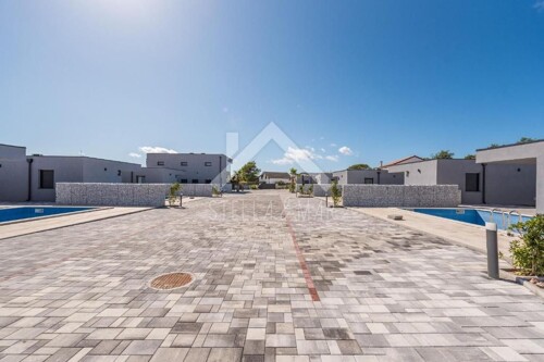 Thumbnail 5487480 - 11