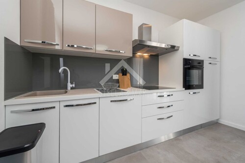 Thumbnail 5487480 - 17