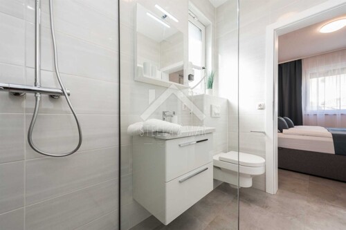 Thumbnail 5487480 - 25