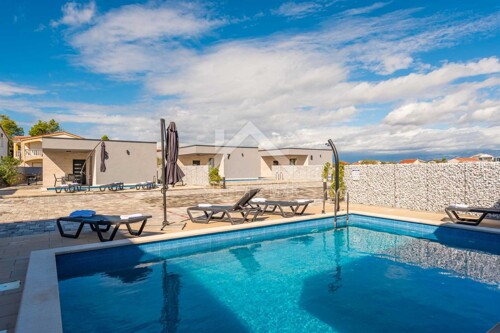 Thumbnail 5487480 - 6