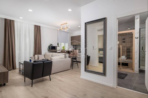 Thumbnail 5488131 - 2