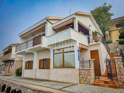 Thumbnail 5490012 - 5