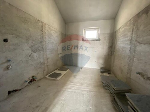 Thumbnail 5490184 - 12